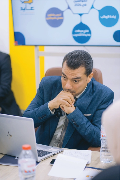 موظف أكاديمية عايد